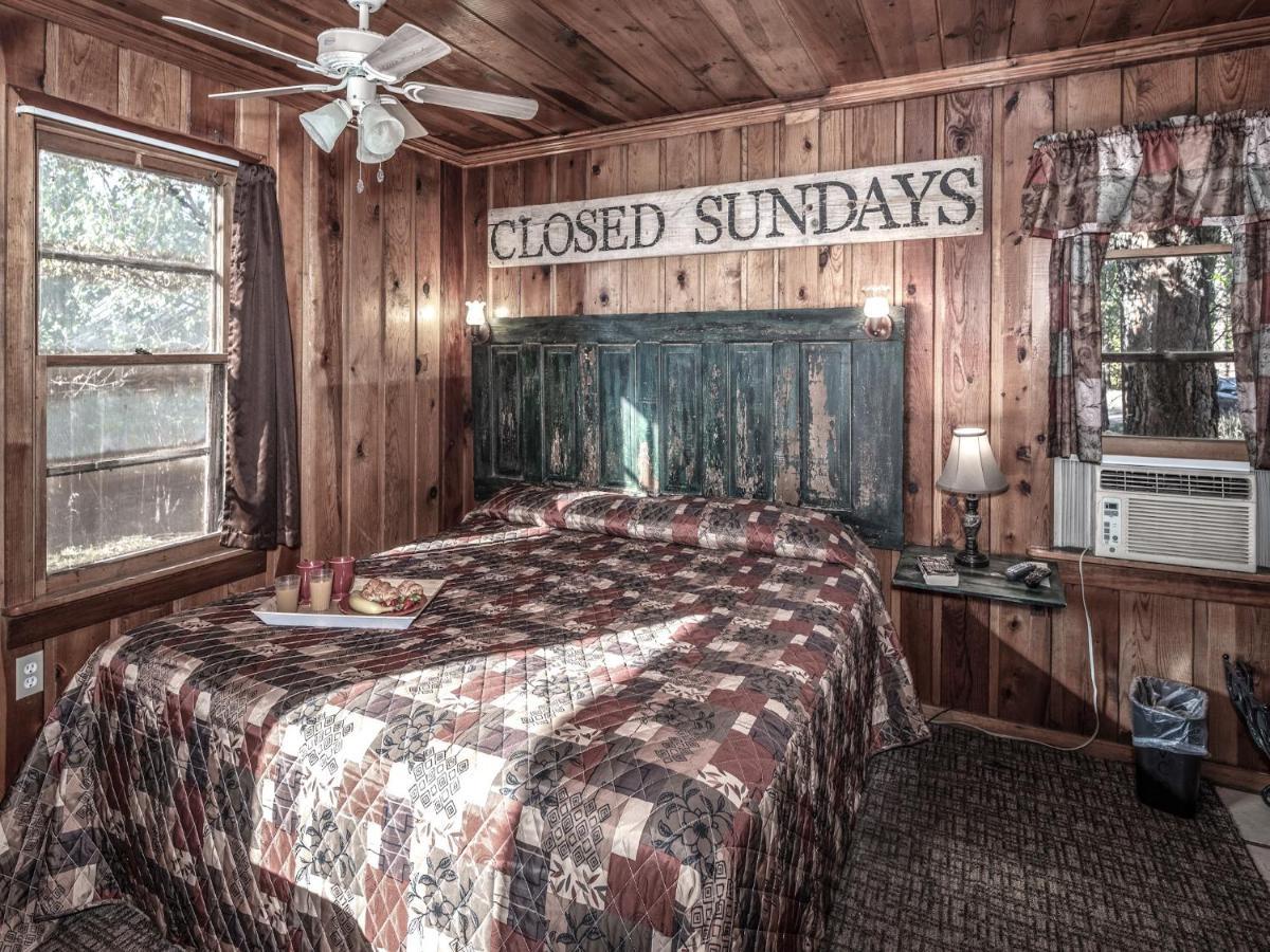 Apache Village 10, King Studio, Midtown, Sleeps 2 ルイドソ エクステリア 写真