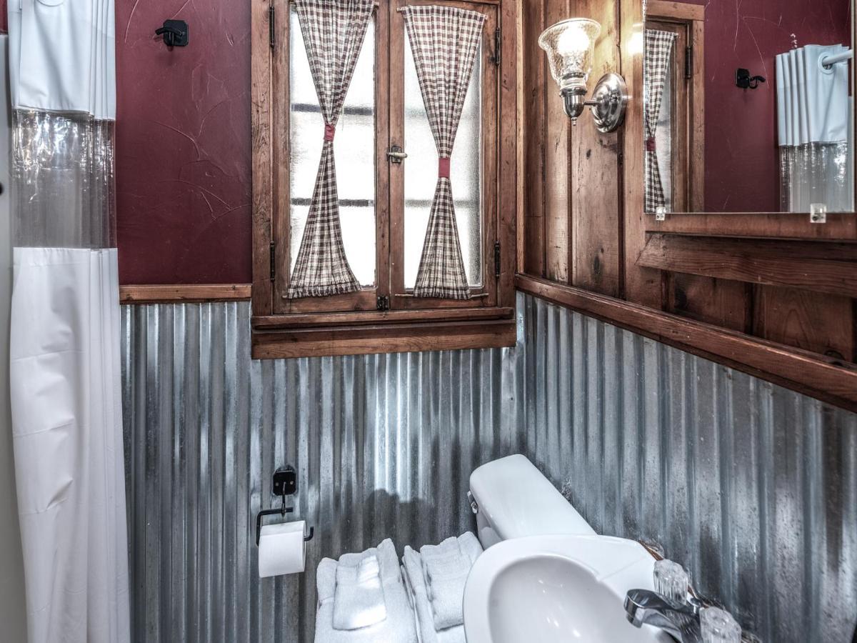 Apache Village 10, King Studio, Midtown, Sleeps 2 ルイドソ エクステリア 写真