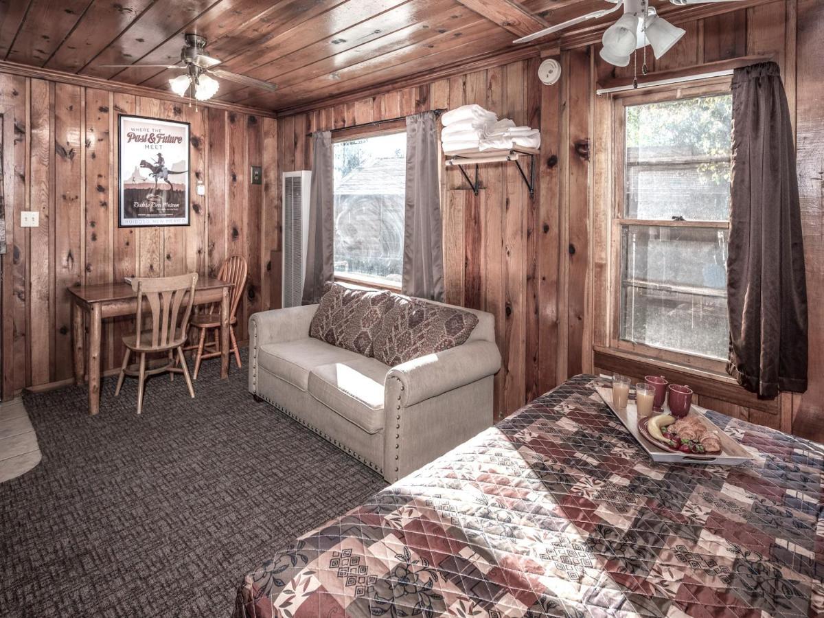 Apache Village 10, King Studio, Midtown, Sleeps 2 ルイドソ エクステリア 写真